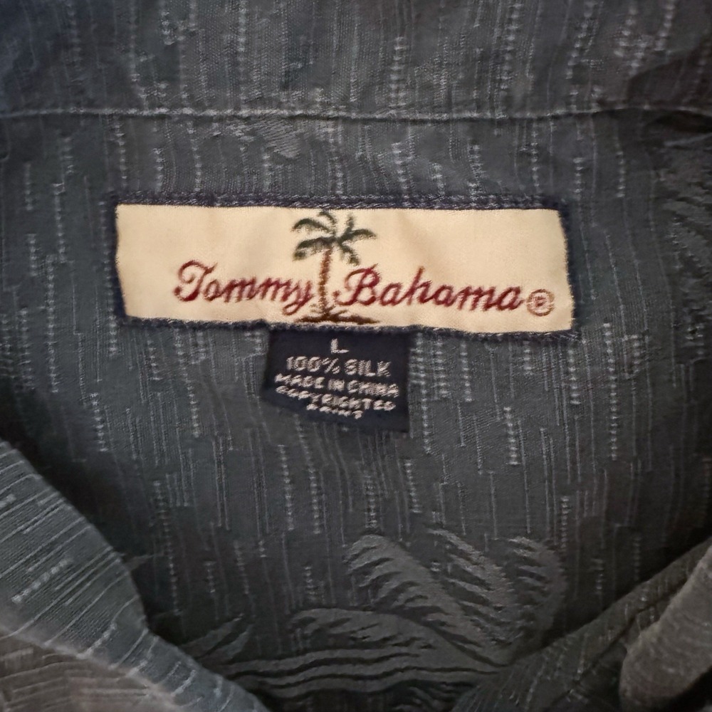 Tommy Bahama 100% Silk Hawaiian‎ Shirt Men's LARGE Navy Short Sleeve Palm Trees - Picture 5 of 8
